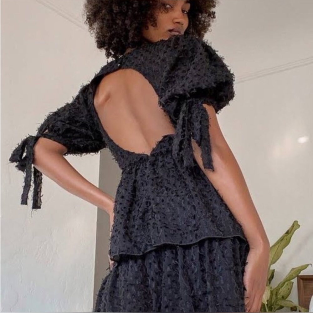 Lulus Black Tiered Textured Short Puff Sleeve Open Back Mini Dress Women's M